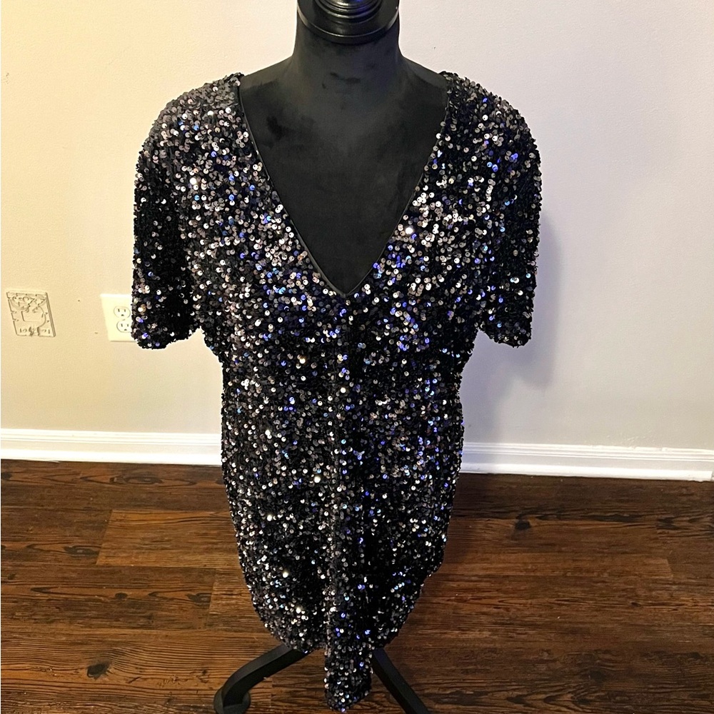 Alex Marie Black V-Neck Sequin Dress - Picture 2 of 6